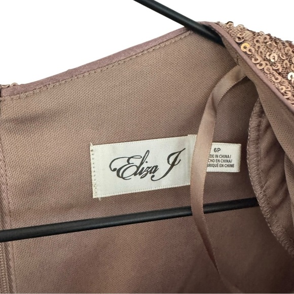 New! Eliza J Petite Sequined V-Neck Draped-Bodice Gown‎ - Picture 7 of 8